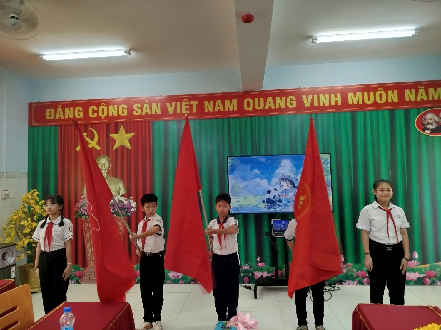TẬP HUẤN KĨ NĂNG KIẾN THỨC CHO CHỈ HUY ĐỘI